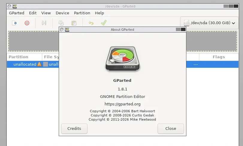 Версия GParted Live 1.8.1-3