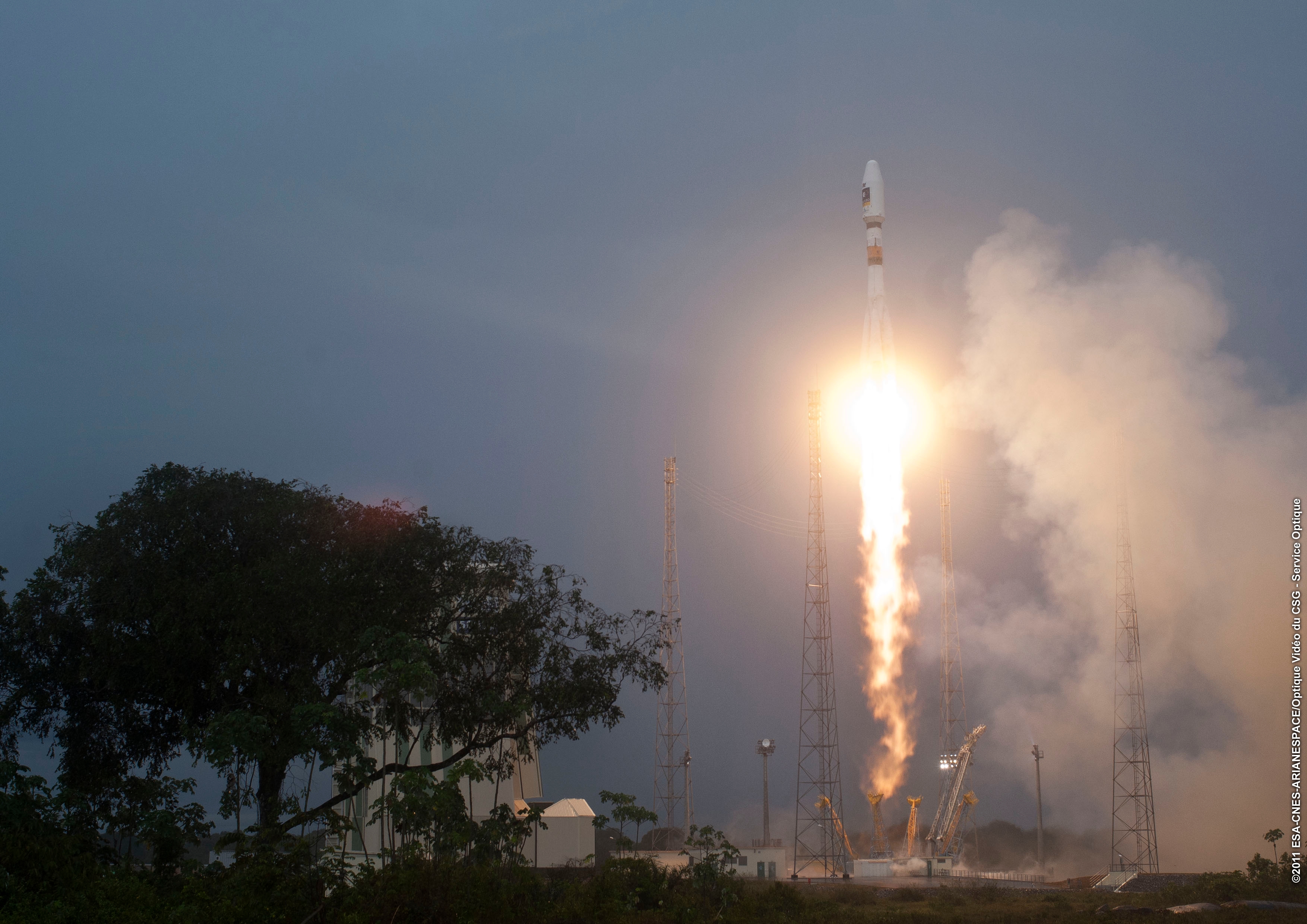 На космодроме Куру в Гвианском космическом центре взорвана мобильная башня обслуживания для ракеты-носителя «Союз-СТ»