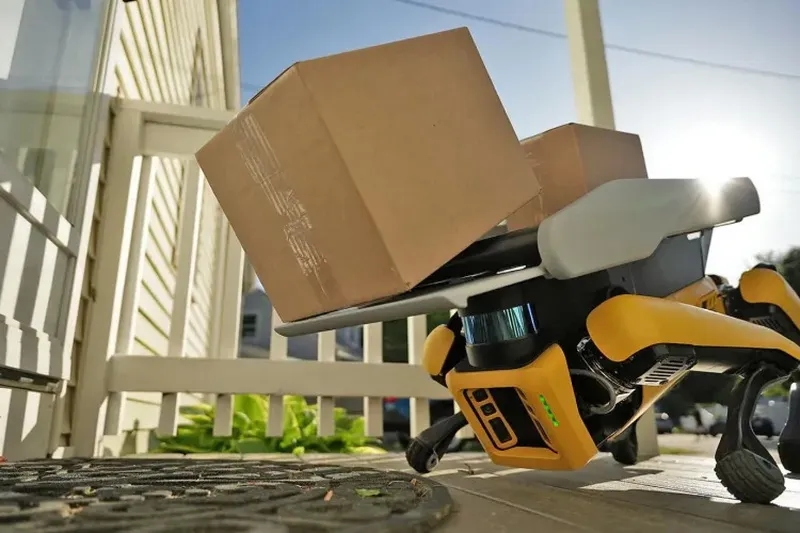 Boston Dynamics тестирует робота‑собаку Spot для доставки посылок на «последней миле»