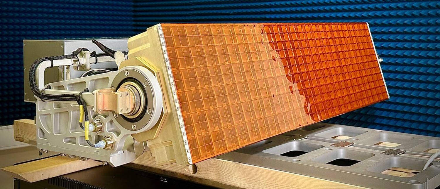 Московский НИИ радиосвязи сделал спутниковую антенну «Эфир-600» для связи и доступа в интернет в самолётах и на кораблях