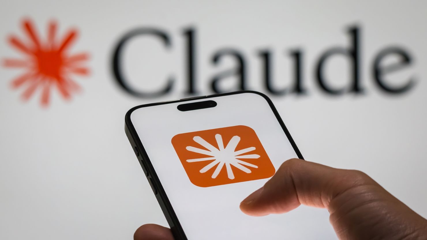 Кибербезопасность важнее запрета Трампа. Агентства США тестируют Claude Mythos