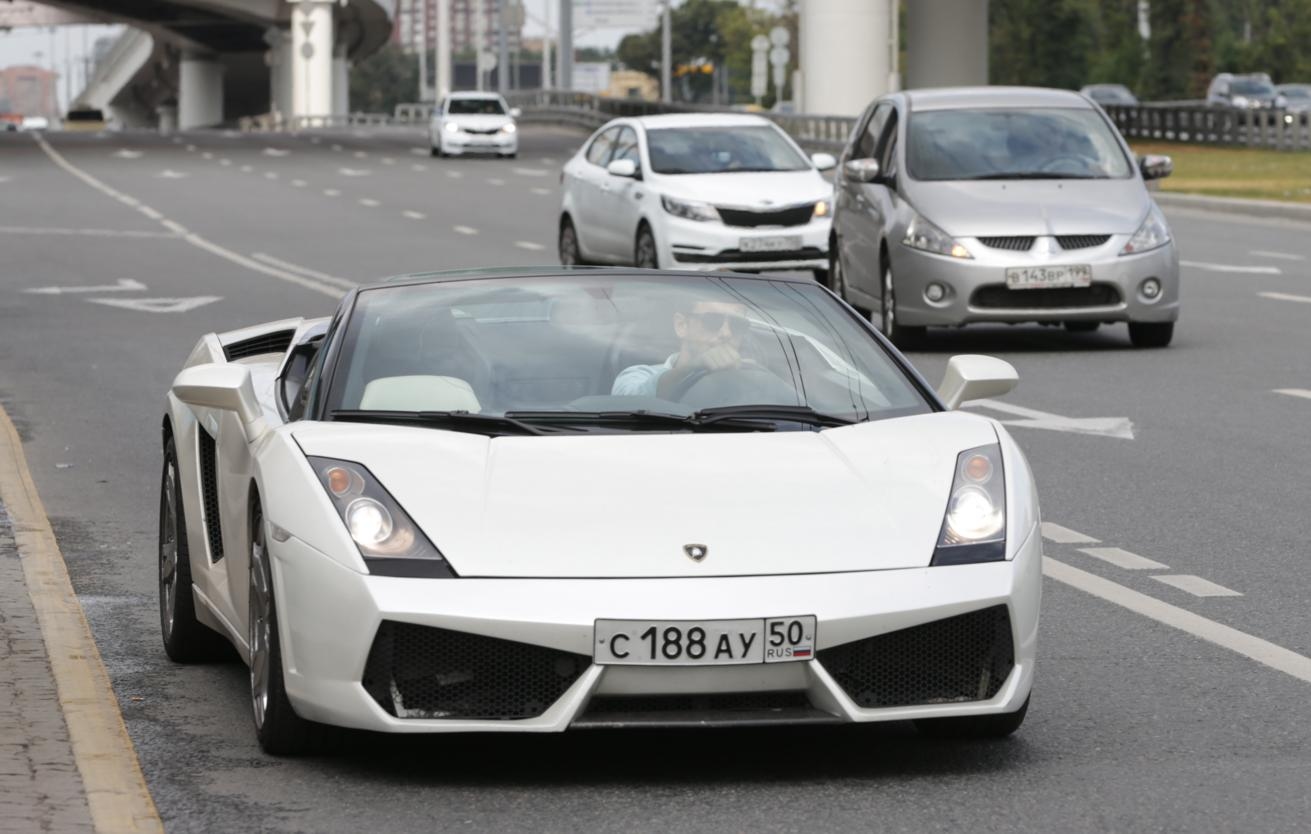 Минпромторг увеличил список автомобилей с повышенным транспортным налогом