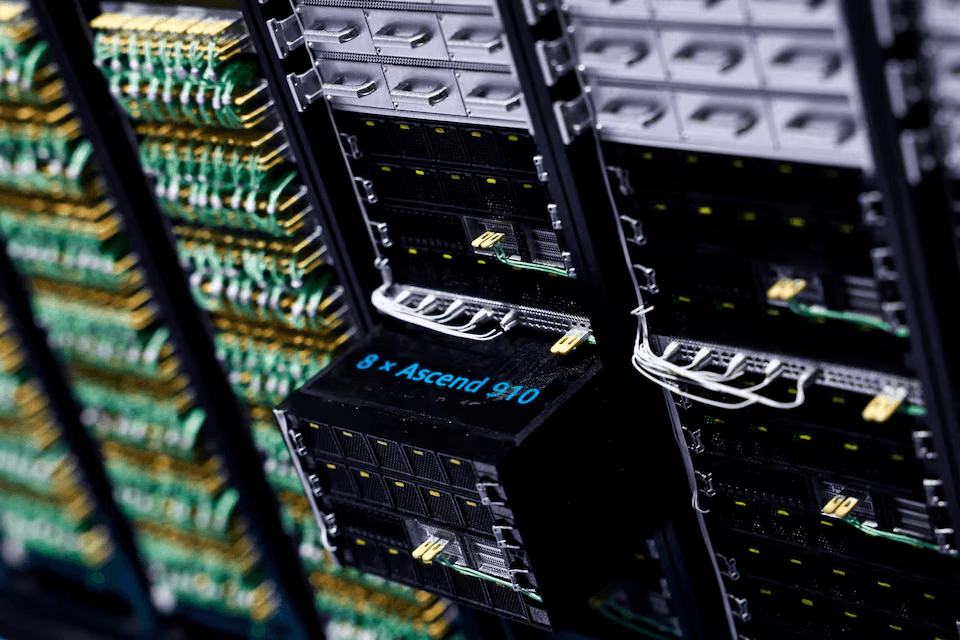 Китайские производители заняли 41% рынка AI-ускорителей для серверов в КНР, доля Nvidia снизилась