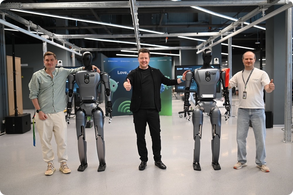 «Сбер» открыл в Москве свежий офис центра робототехники для развития Physical AI