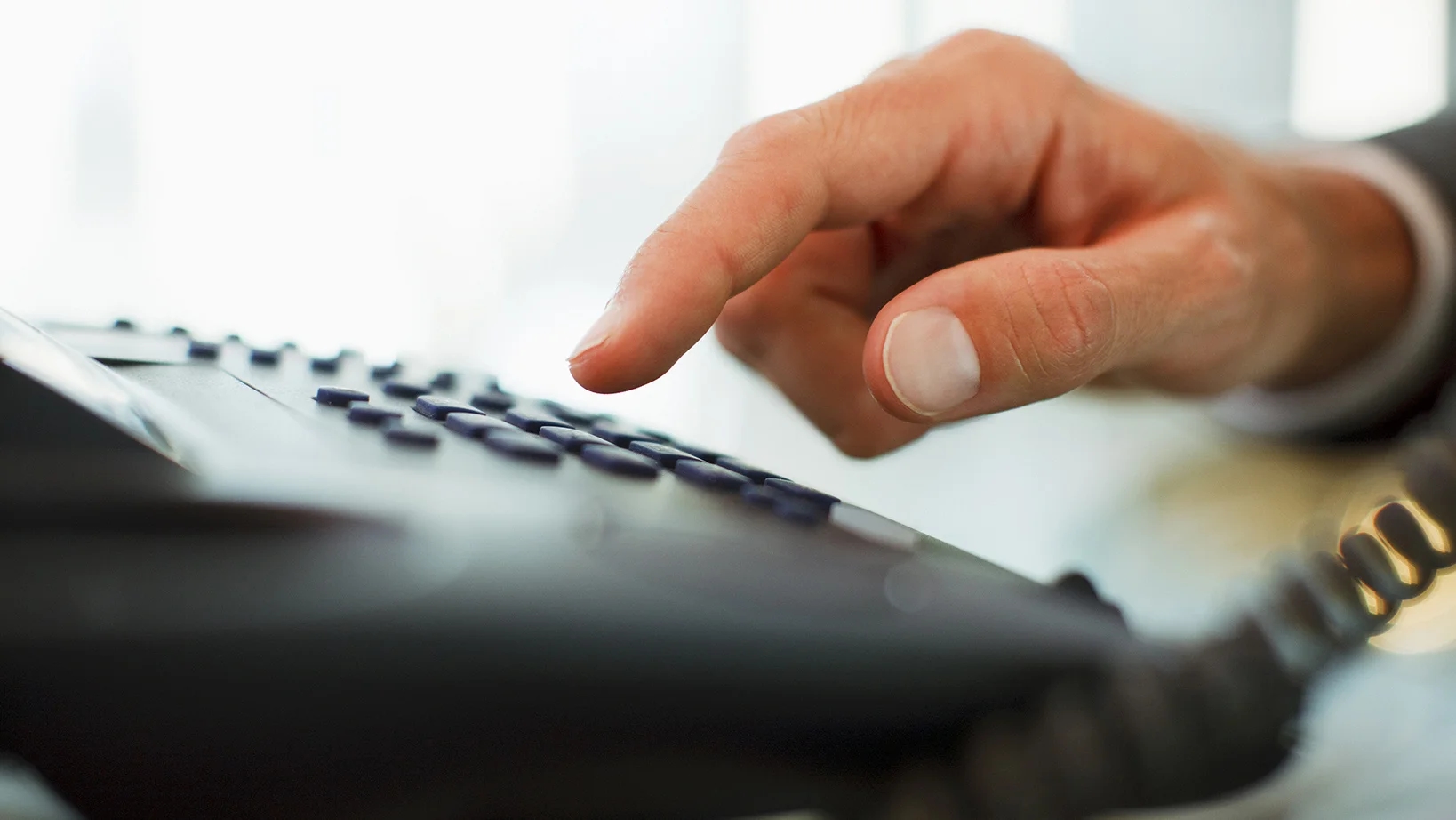 Госзакупки стационарных телефонов в России выросли более чем на 50% за год