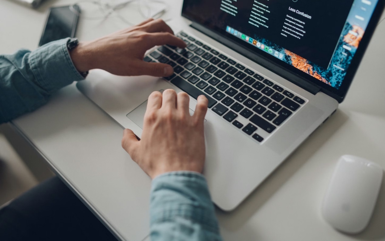 Meta* установит работникам программу слежки за движением мыши и использованием клавиатуры