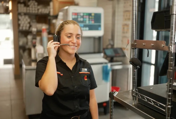 Burger King будет оценивать вежливость сотрудников с помощью ИИ