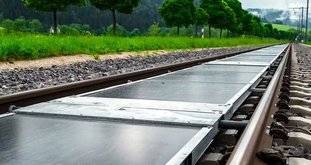 Стартап-компания Sun-Ways предложил систему солнечных панелей на рельсах