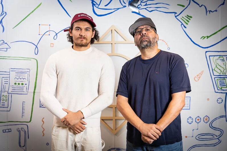 Nyne: стартап-компания от отца и сына, который наполняет ИИ-агентов человеческим контекстом