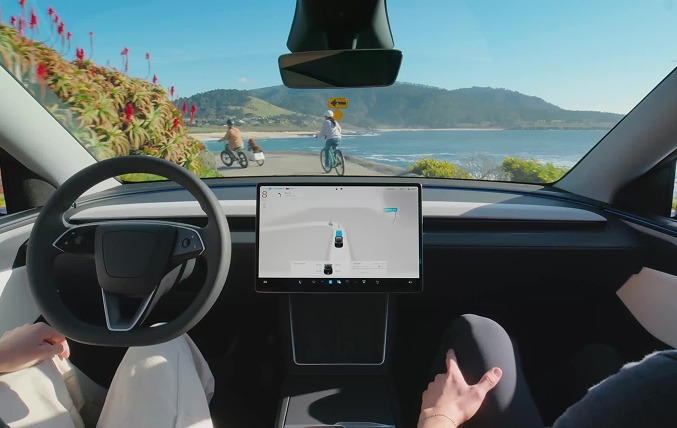 Tesla разрабатывает функцию проверки личности водителя по камере в салоне перед активацией автопилота