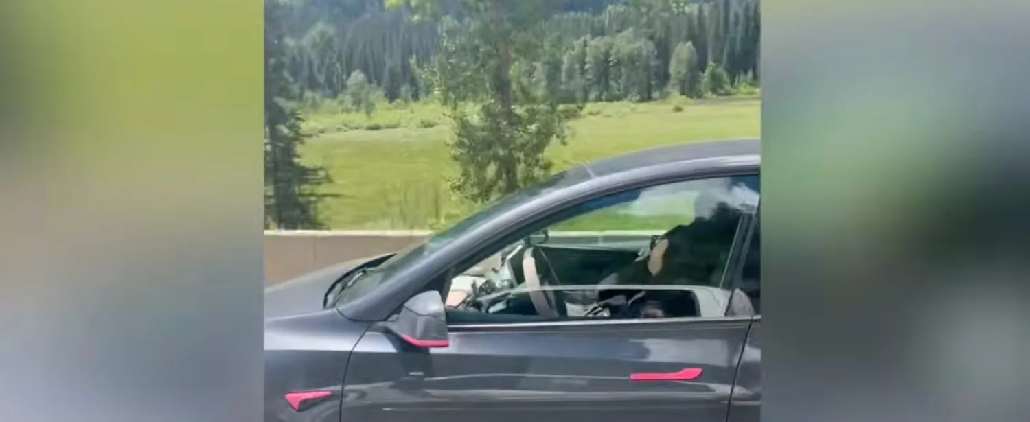 Фотокамера Tesla не смогла предотвратить сон за рулём на скорости 100 км/ч — водитель был в очках
