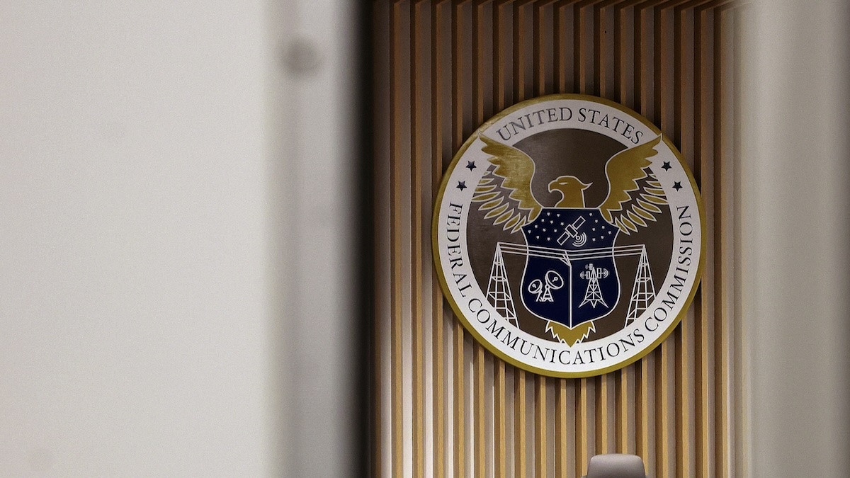 FCC отменила целевой метрика скорости в 1 Гбит/с, поскольку он несправедлив к более медленным технологиям
