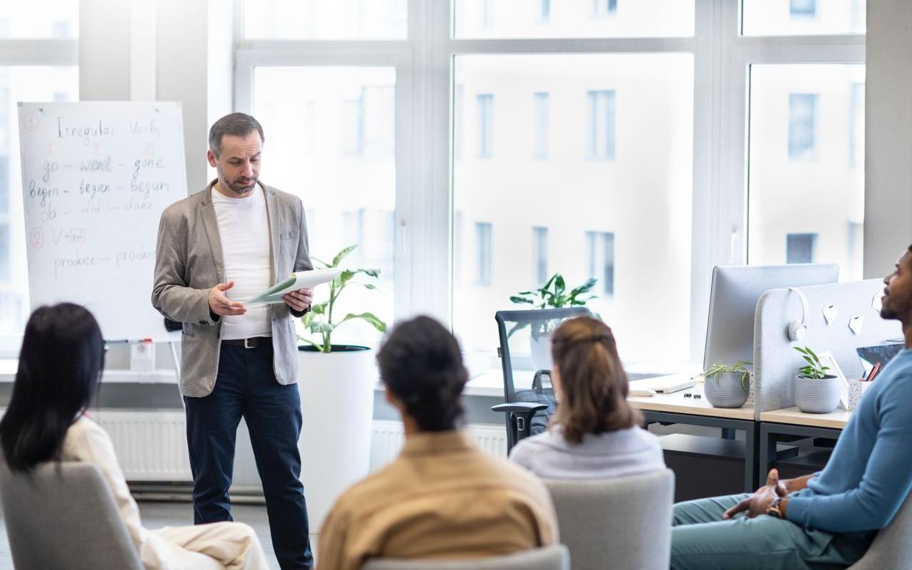 В российских компаниях рекордно снизился спрос на коучей