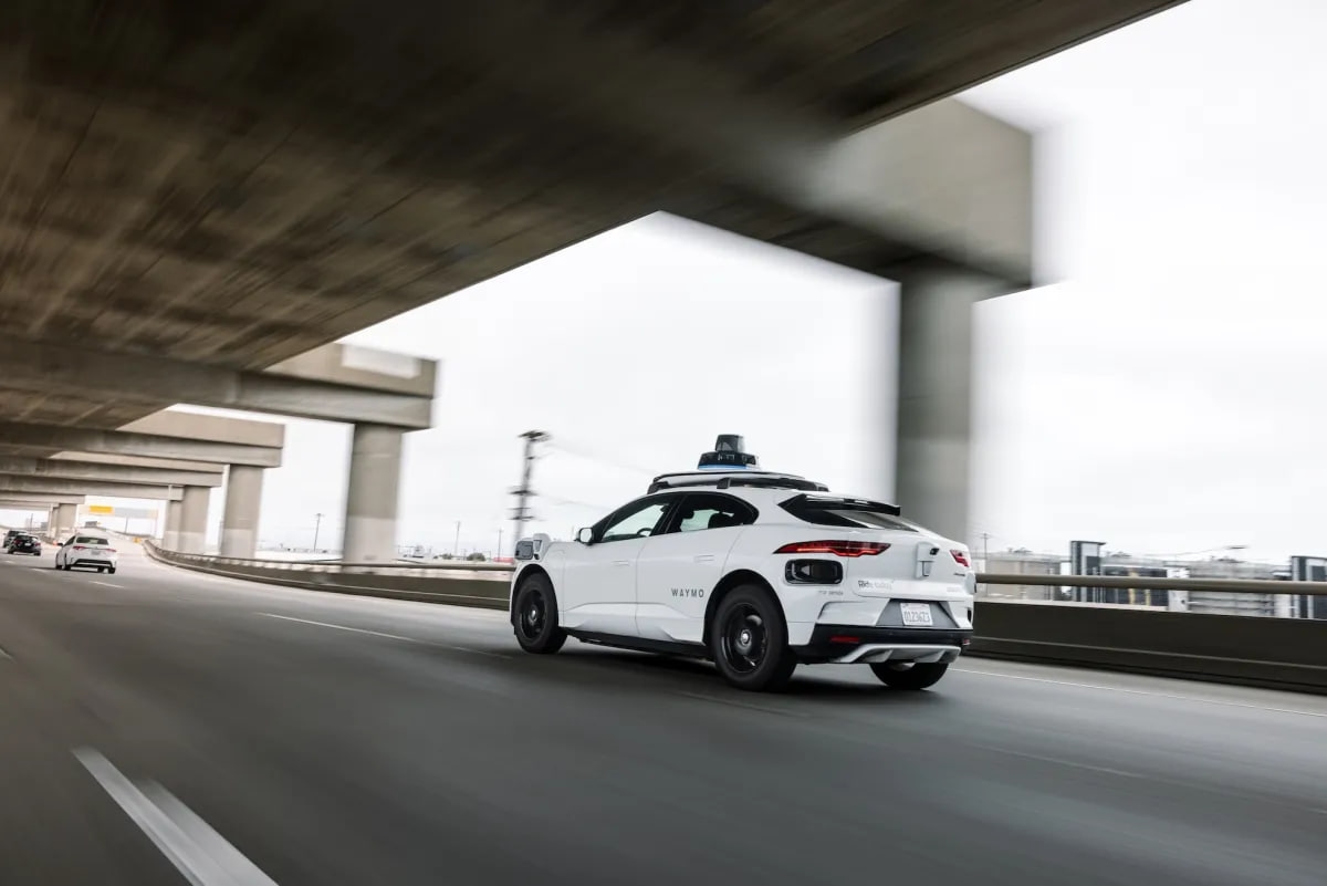 Организация Waymo разработала схема Reference Driver, которая послужит эталоном для сравнения систем автономного вождения