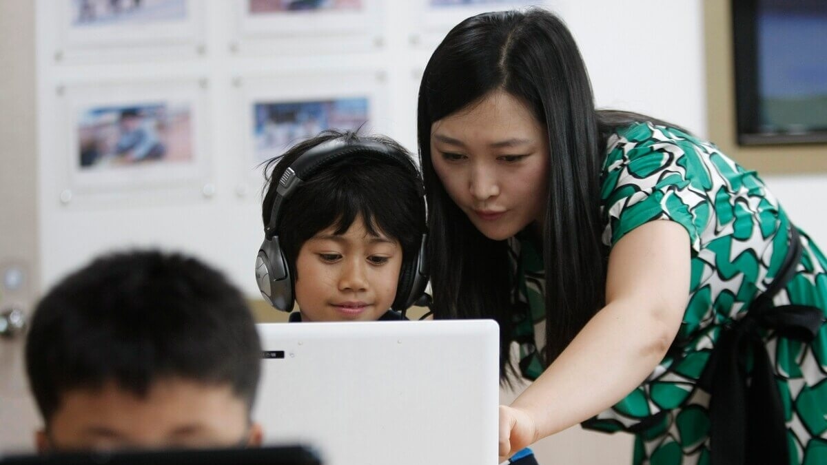 Южная Корея планирует обеспечить малоимущих учащихся бесплатными ноутбуками и компьютерами