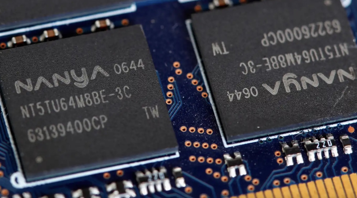 DRAM подорожает на 100%, а дефицит затянется до 2028 года