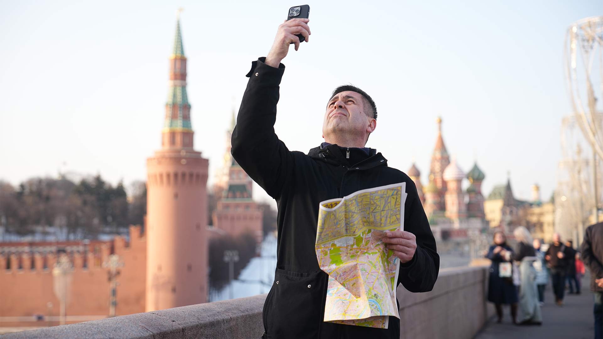 В Москве вырос спрос на рации и бумажные карты на фоне перебоев с мобильным интернетом