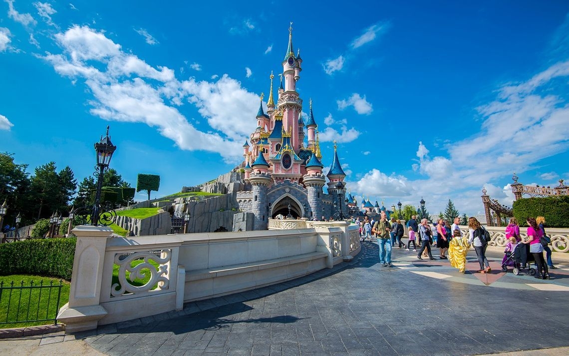 Adobe и Walt Disney Imagineering разработали кастомные ИИ‑модели для проектирования тематических парков